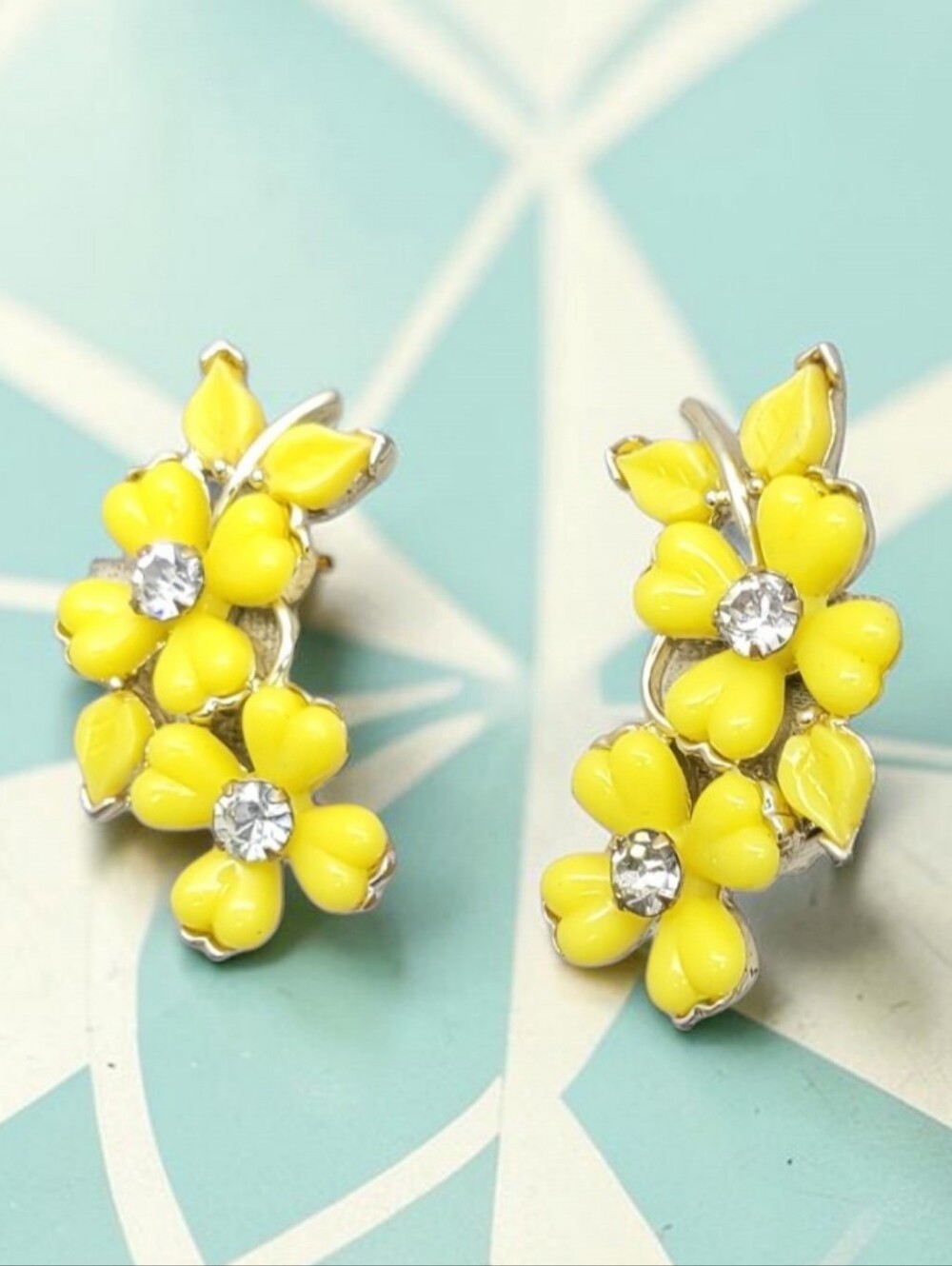 Kramer Vintage MCM Yellow Flowers Clip On Earrings
